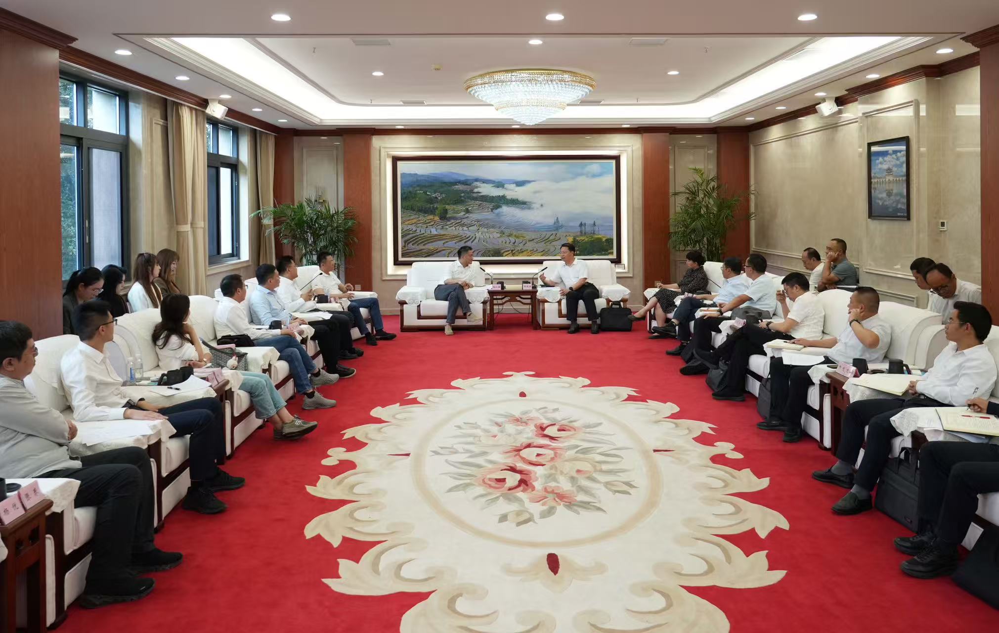 阿拉丁集團(tuán)一行赴云南考察交流